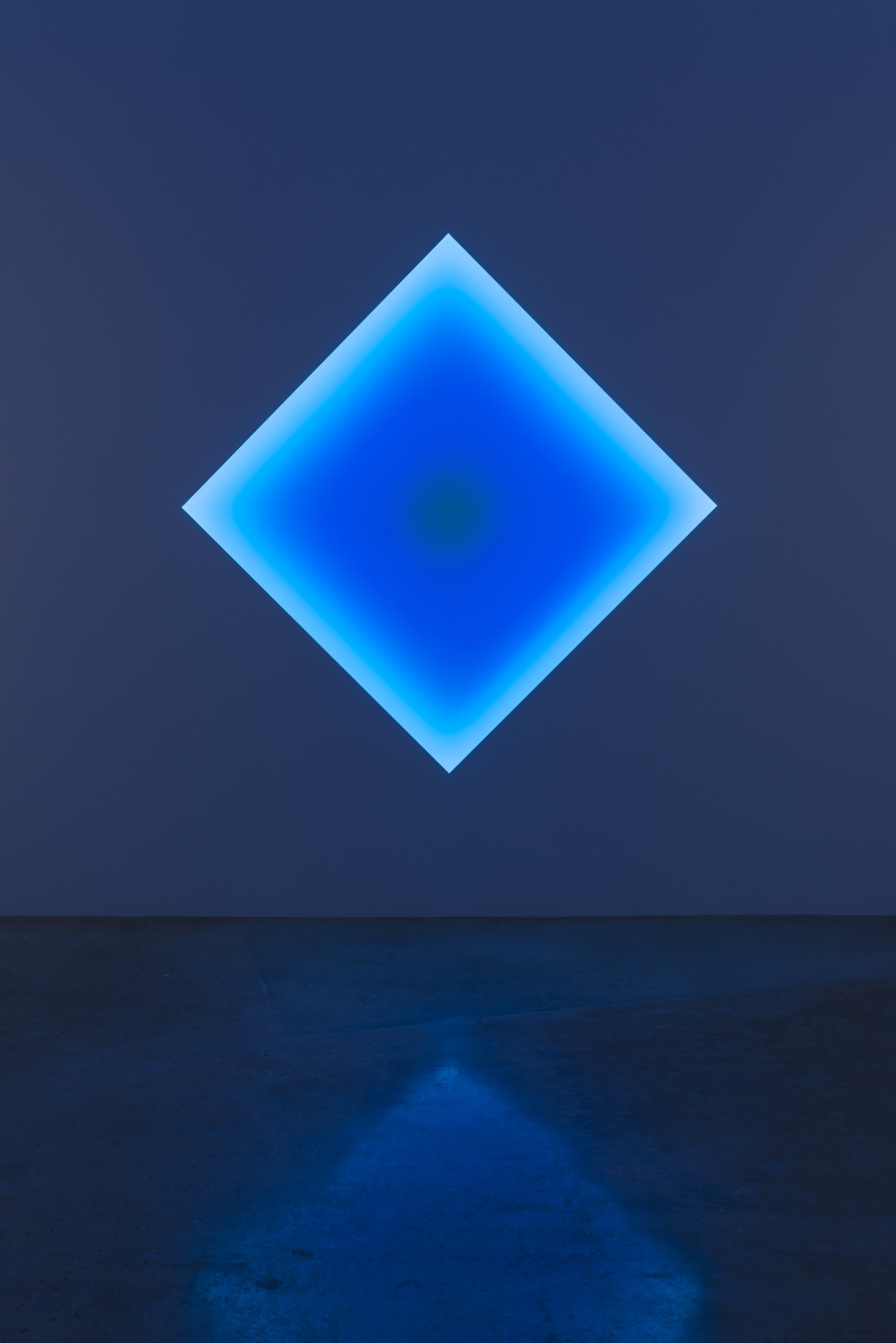 James Turrell, Corinth Canal, The Diamond, 2016, L.E.D. light, etched glass and shallow space, 2 hours 30 minutes, 89 x 89 inches © Courtesy of the artist and ALIEN Art Centre 