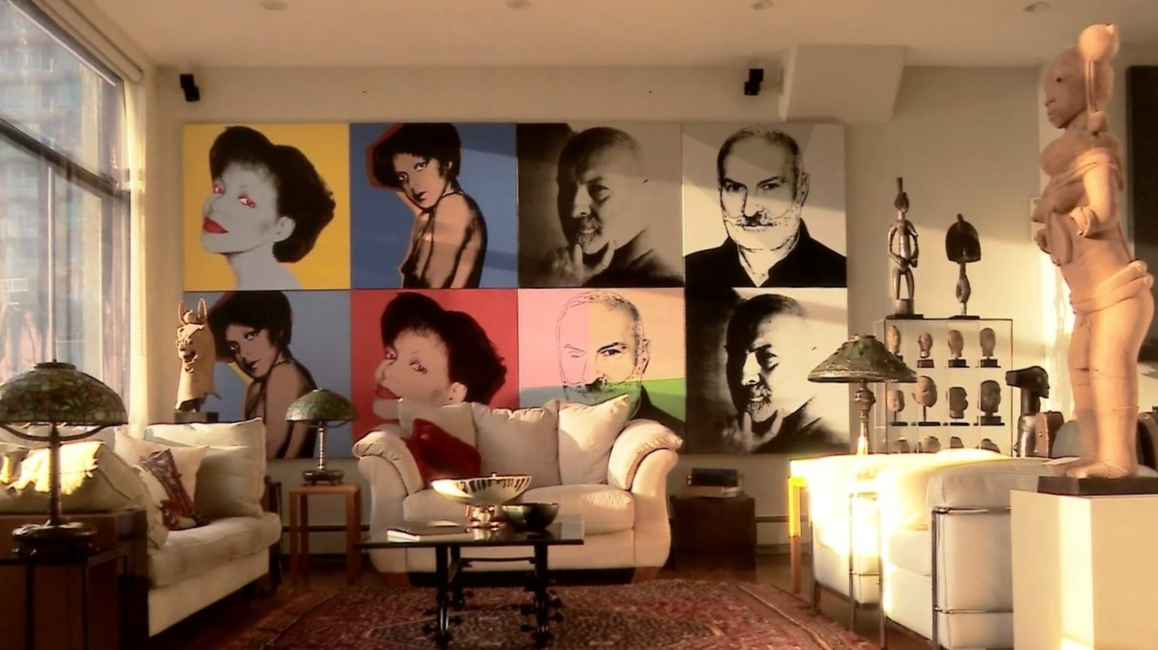  阿曼家中收藏與安迪沃荷為阿曼與阿曼女士製作的肖像畫。Arman's collections and portraits of Arman and Mrs.Corice Arman made by Andy Warhol.