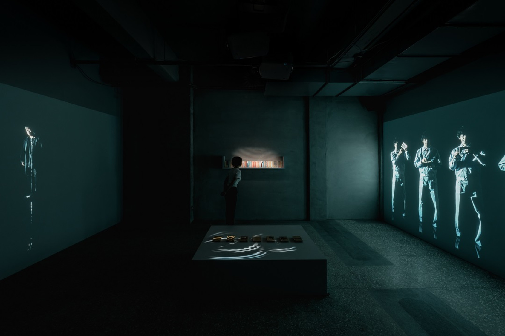  永添藝術金馬賓館特展畫面，五月天阿信 X 明和電機，《隱形的紀念》，2022年。© ALIEN Art Centre