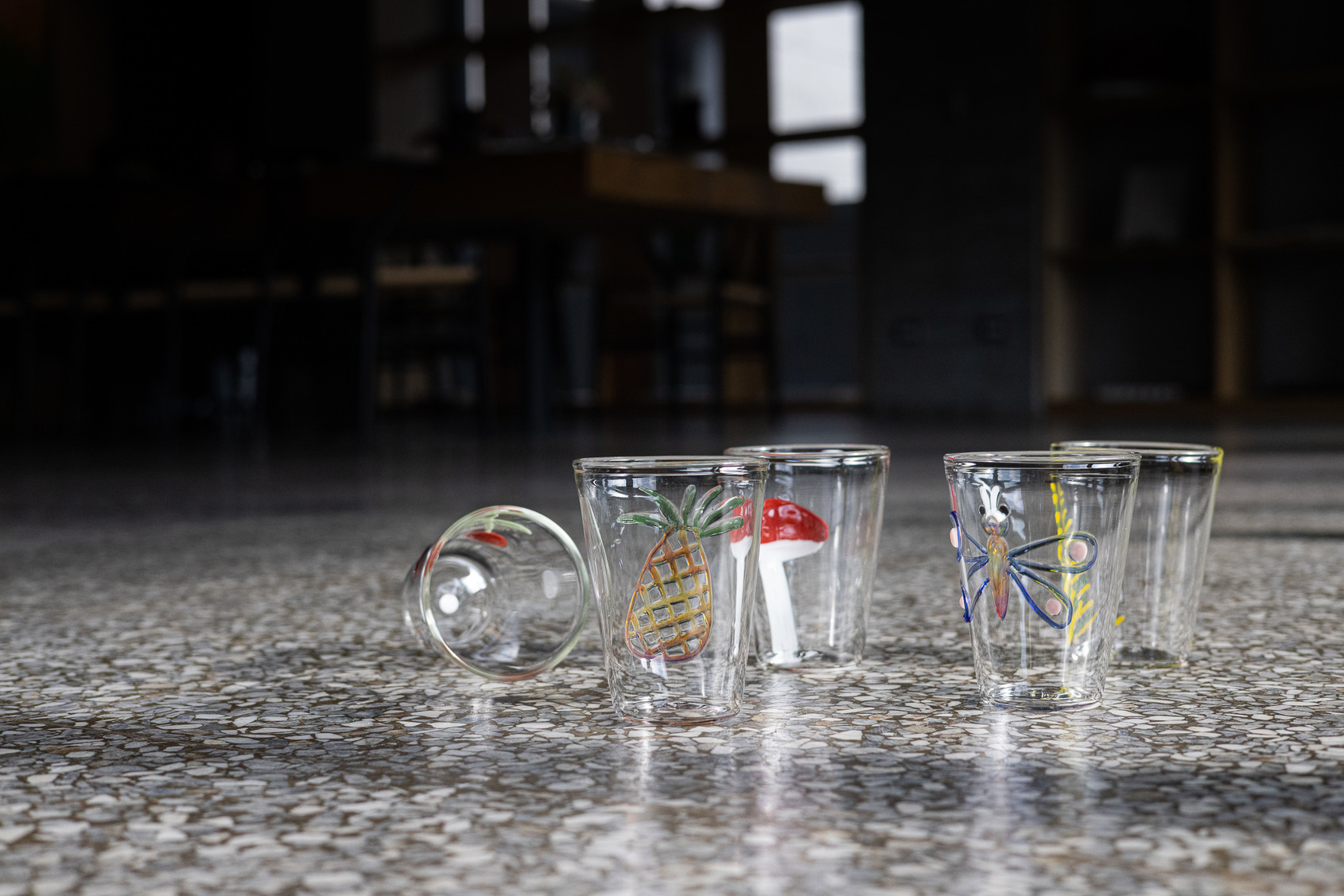 cabinet de curiosités, Set of 6 water glass, Vito Nesta © photo at ALIEN Art Centre  