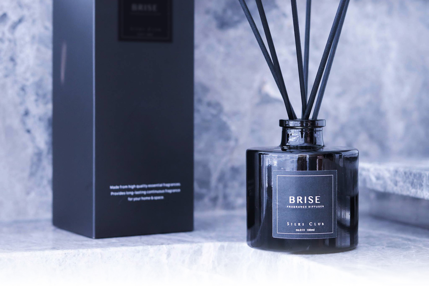 The Scent #111, and BRISE © Coutesy of the SILKS CLUB 