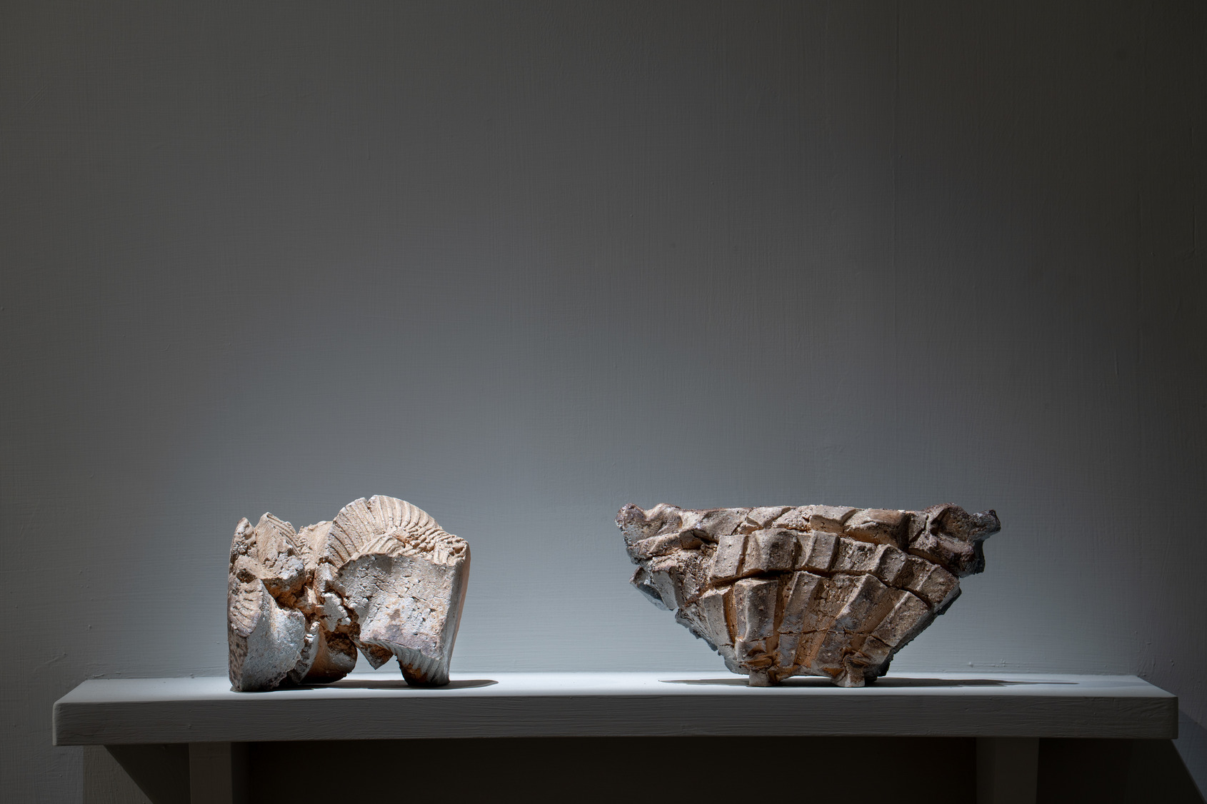 《塵與金》展場照｜金馬賓館當代美術館 1F｜© ALIEN Art Centre 