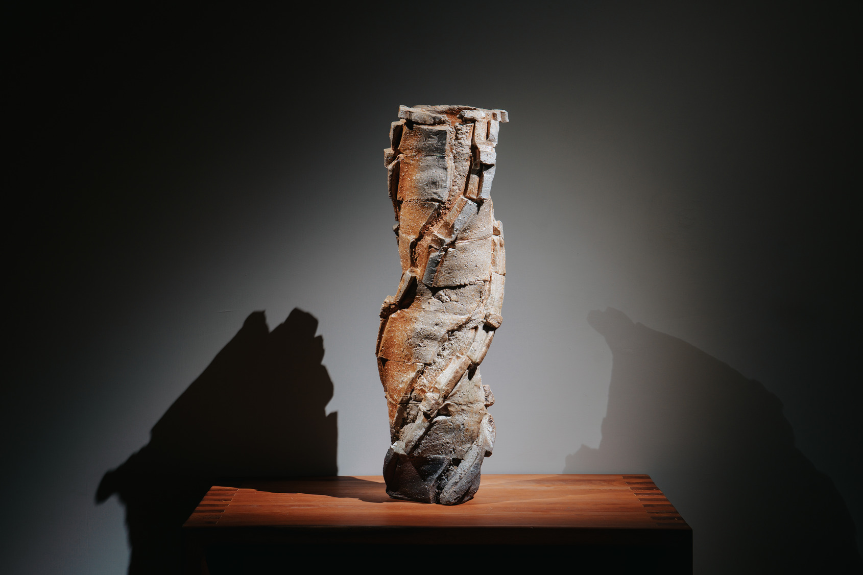 Dust and Gold｜Installation View｜ALIEN Art Centre, 1F｜© ALIEN Art Centre 